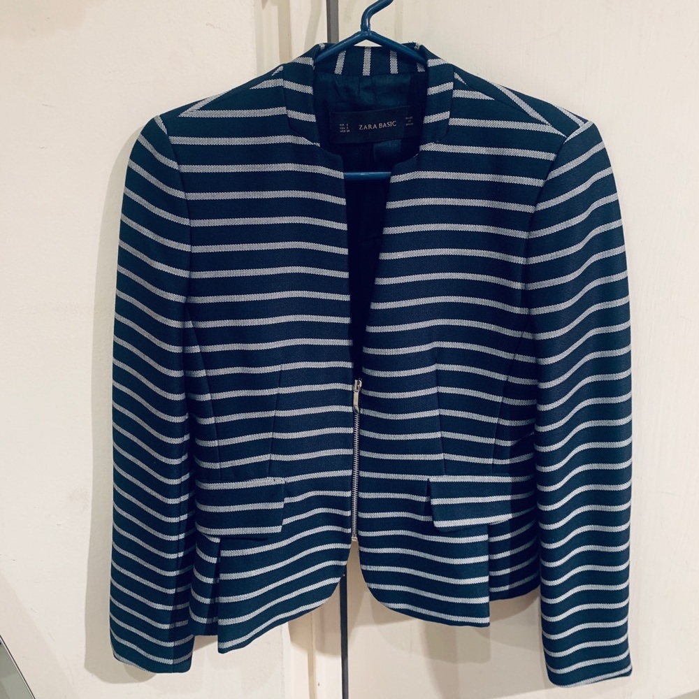 Never worn zara fitted blazer